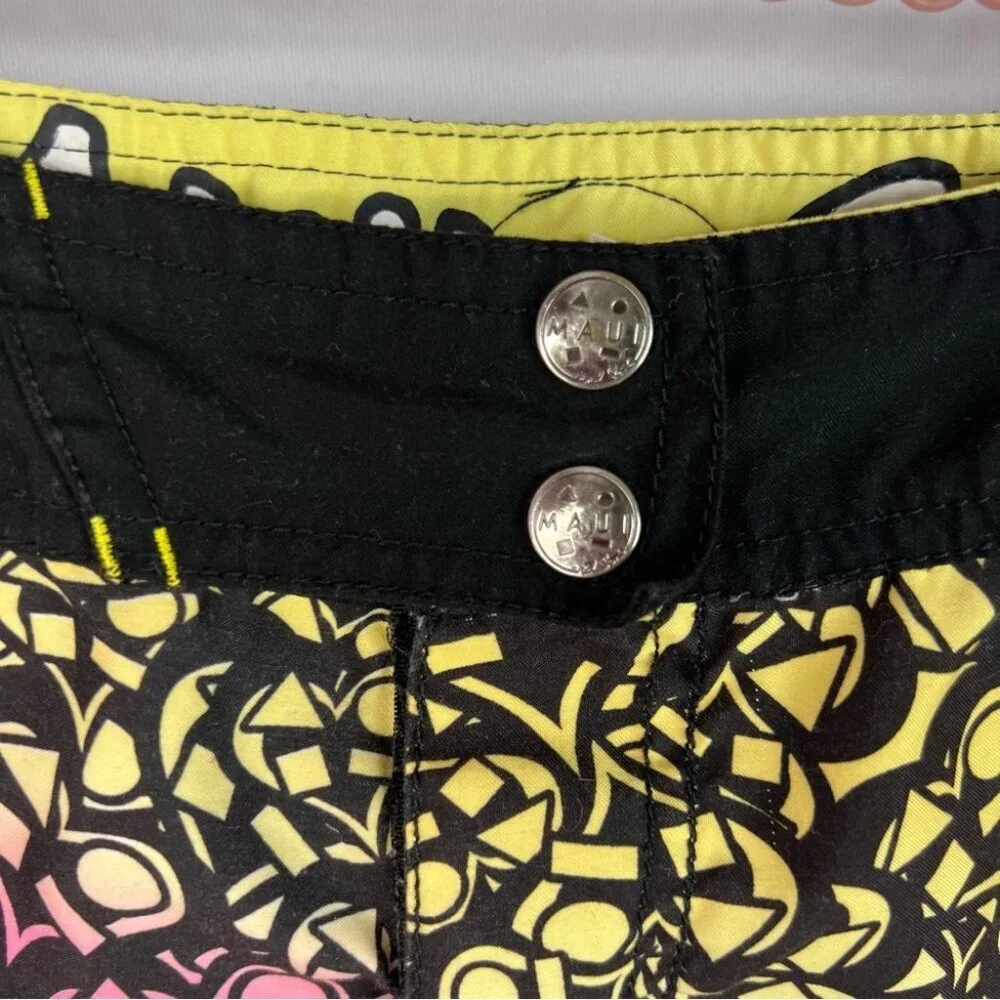 Maui and Sons shorts board swim trunks Red and Black Patterned Men's Shorts